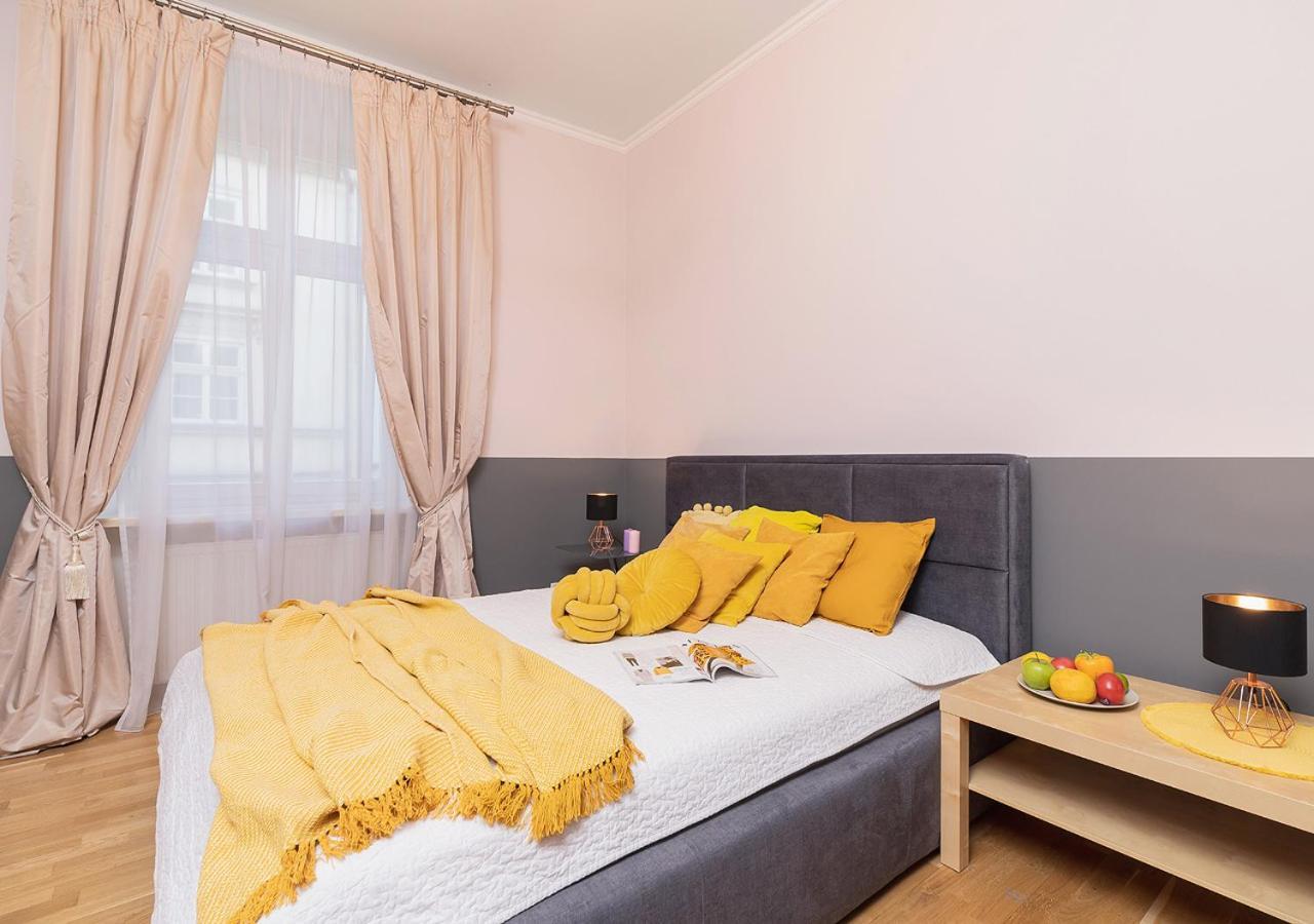 Around Market Square Apartments Cracovia Camera foto