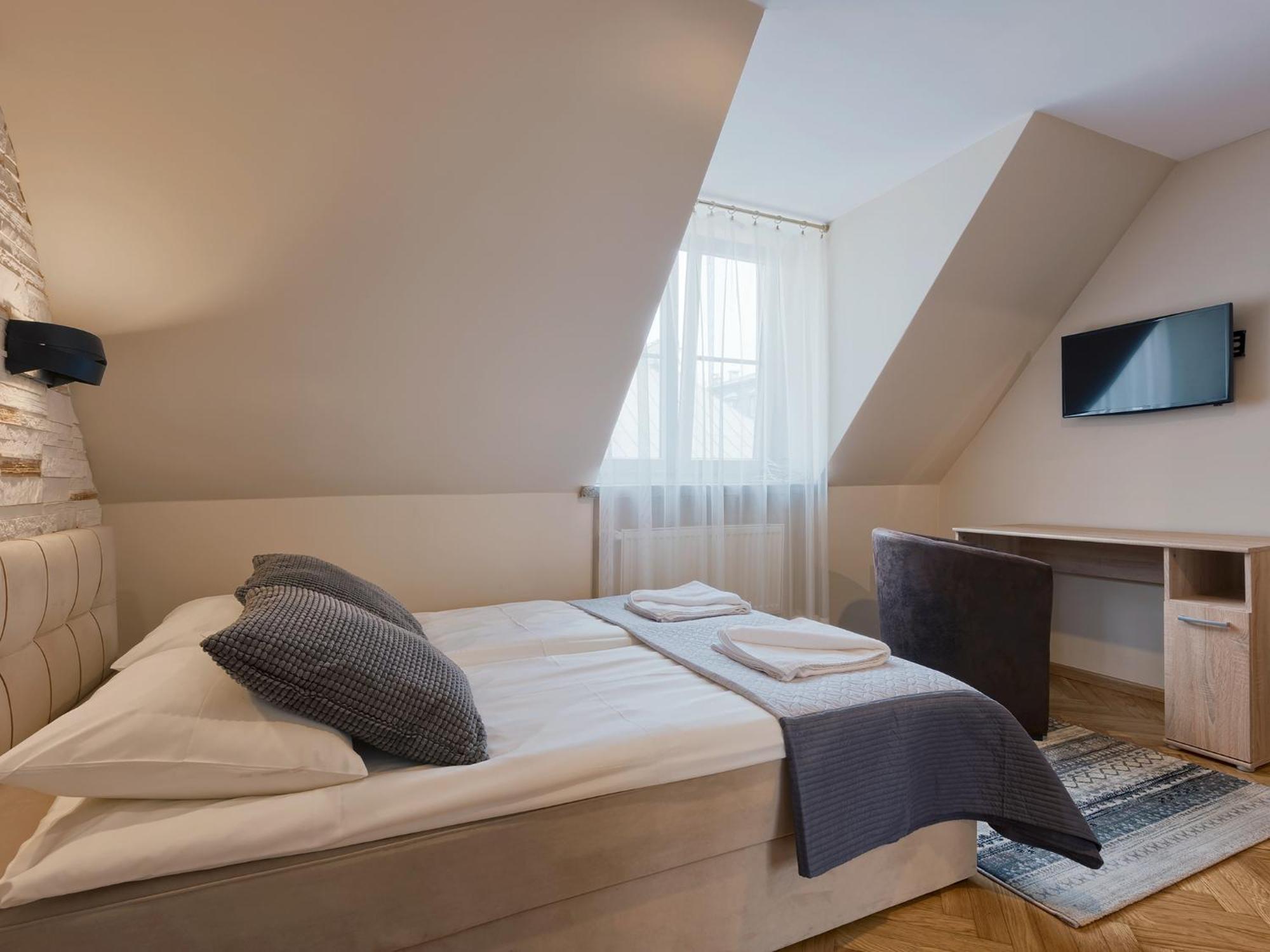 Around Market Square Apartments Cracovia Esterno foto