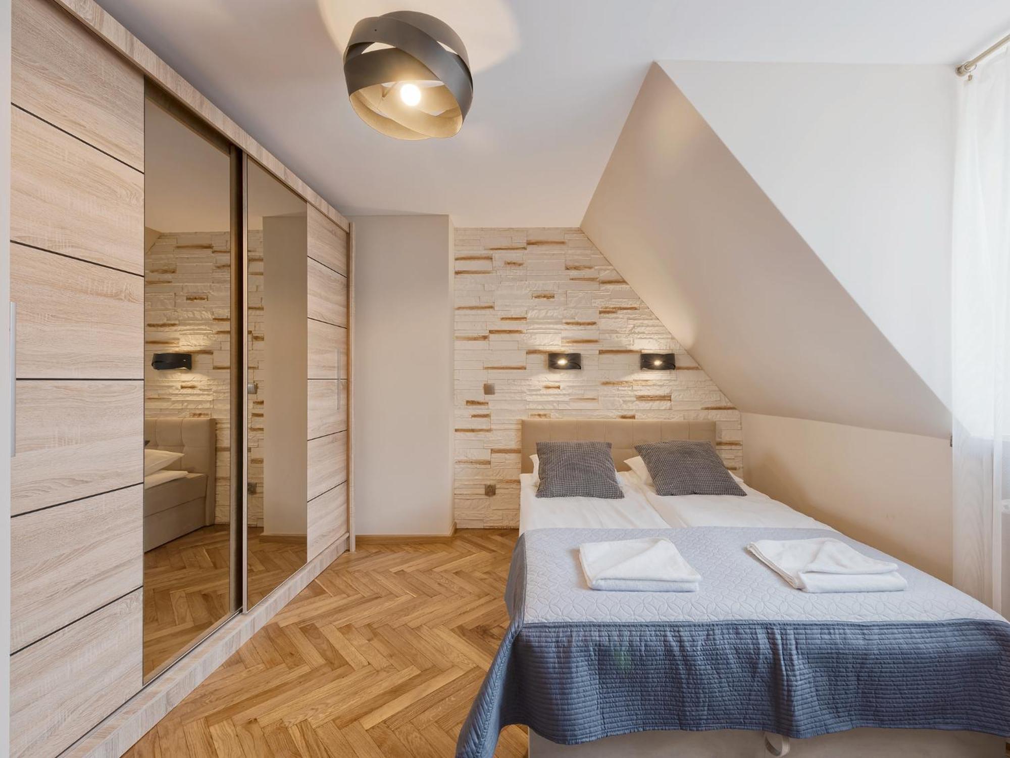 Around Market Square Apartments Cracovia Esterno foto