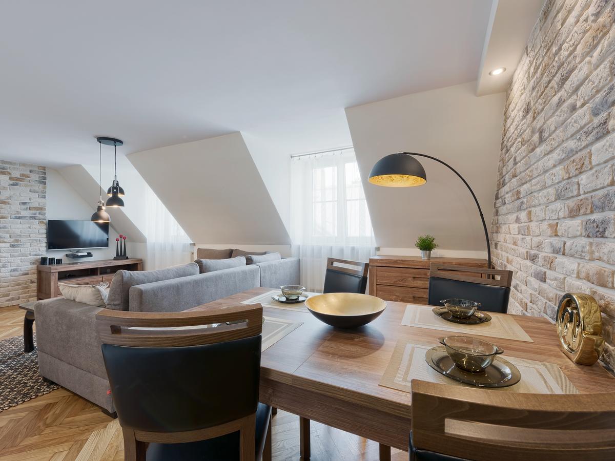 Around Market Square Apartments Cracovia Esterno foto