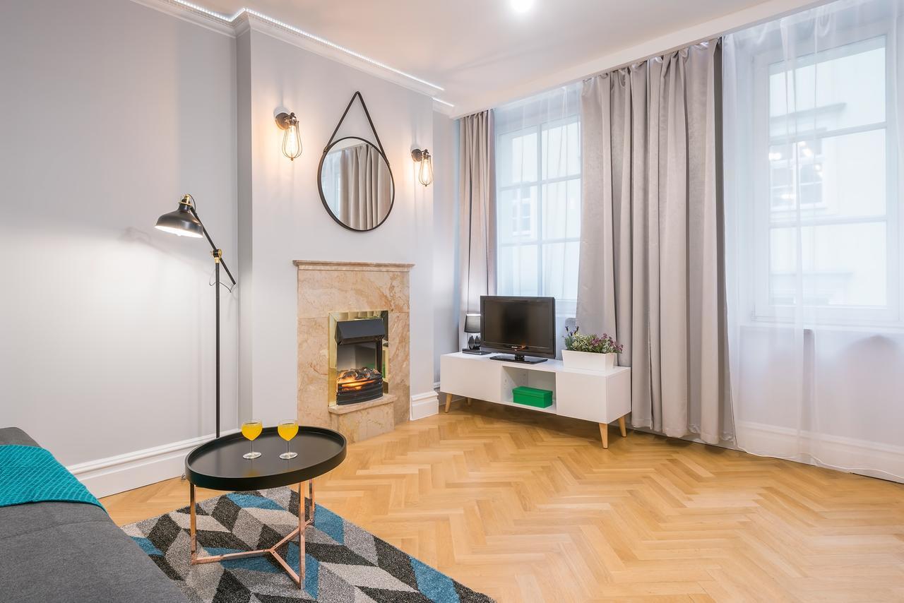 Around Market Square Apartments Cracovia Esterno foto