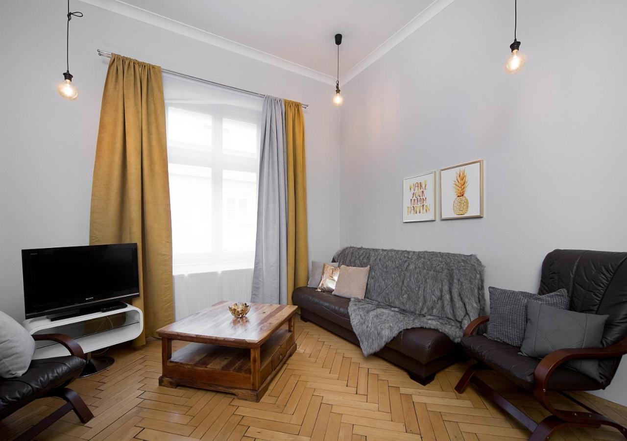 Around Market Square Apartments Cracovia Esterno foto