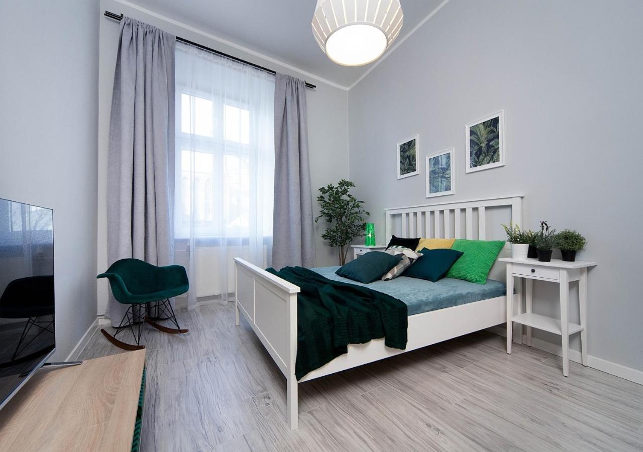 Around Market Square Apartments Cracovia Esterno foto