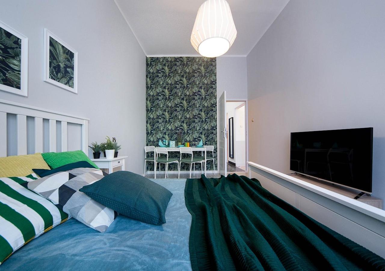 Around Market Square Apartments Cracovia Esterno foto