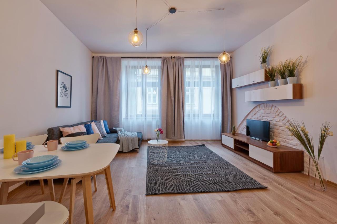 Around Market Square Apartments Cracovia Esterno foto