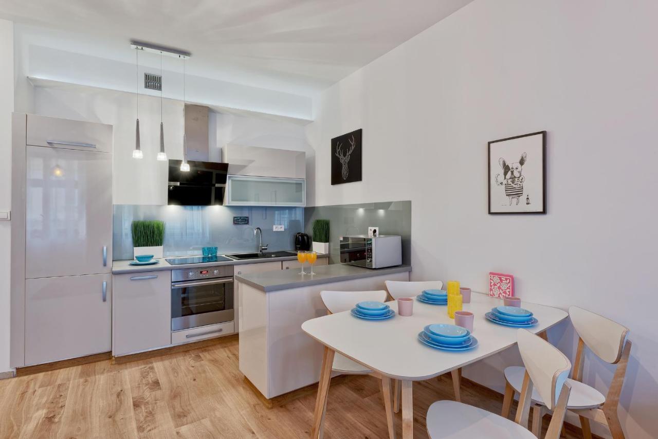 Around Market Square Apartments Cracovia Esterno foto