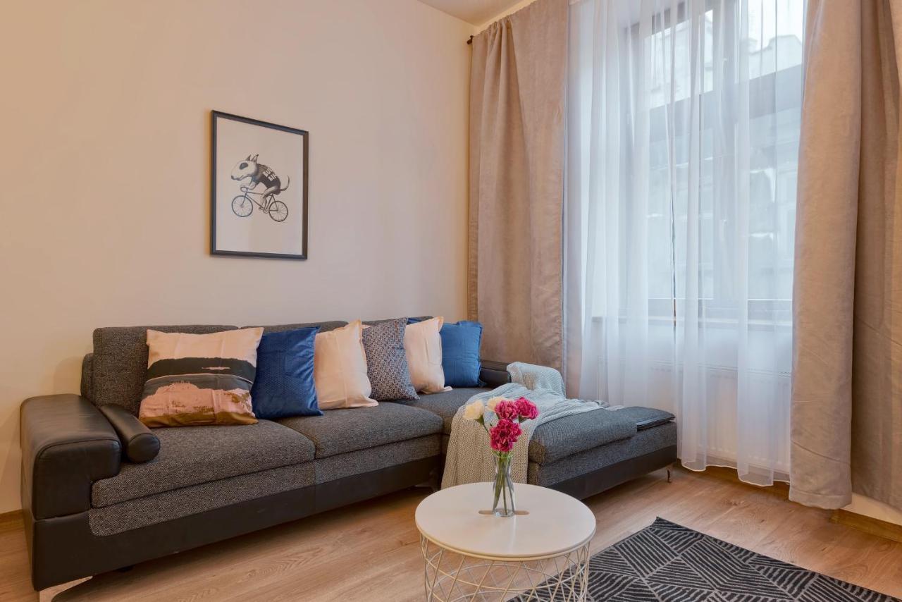 Around Market Square Apartments Cracovia Esterno foto